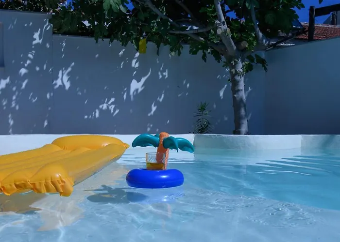 Owl's Nest アパート ヴォロス