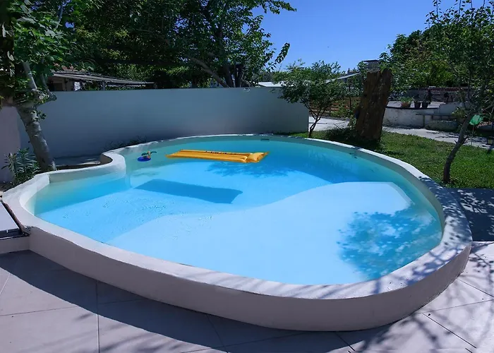 Owl's Nest アパート ヴォロス